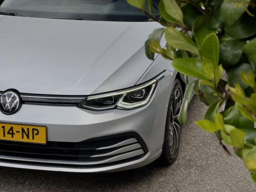 Volkswagen Golf 1.0 TSI LIFE NAVI DIGI-DASH APPLE-CARPLAY LED LMV PDC ActivLease financial lease