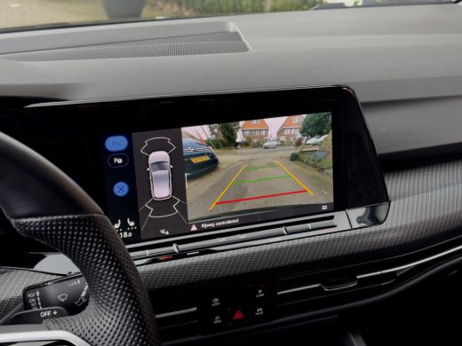 Volkswagen Golf 1.5 eTSI AUT7 R-LINE+ SPORT-INT NAVI CAMERA DIGI-DASH APPLE-CARPLAY LED LMV PDC ActivLease financial lease