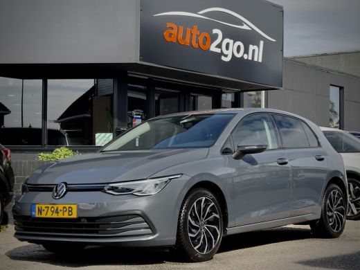 Volkswagen Golf 1.5 TSI R-LINE NAVI DIGI-DASH APPLE-CARPLAY LED LMV PDC ActivLease financial lease