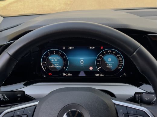Volkswagen Golf 1.5 TSI R-LINE NAVI DIGI-DASH APPLE-CARPLAY LED LMV PDC ActivLease financial lease