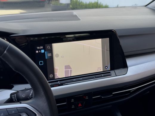 Volkswagen Golf 1.5 TSI R-LINE NAVI DIGI-DASH APPLE-CARPLAY LED LMV PDC ActivLease financial lease
