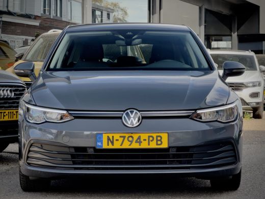 Volkswagen Golf 1.5 TSI R-LINE NAVI DIGI-DASH APPLE-CARPLAY LED LMV PDC ActivLease financial lease