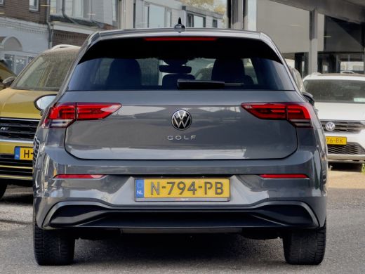 Volkswagen Golf 1.5 TSI R-LINE NAVI DIGI-DASH APPLE-CARPLAY LED LMV PDC ActivLease financial lease