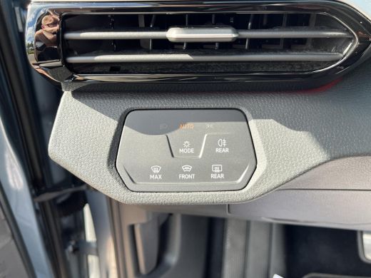 Volkswagen ID.4 Pro 77 kWh | Warmtepomp | 93% SOH | Stuurverwarming | LED | Lane assist | ActivLease financial lease