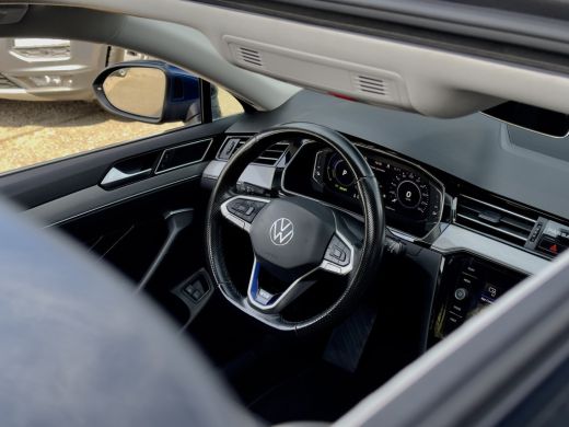 Volkswagen Passat Variant 1.4 TSI PHEV AUT7 GT PANODAK LEDER NAVI CAMERA360 DIGI-DASH LED LMV PDC ActivLease financial lease
