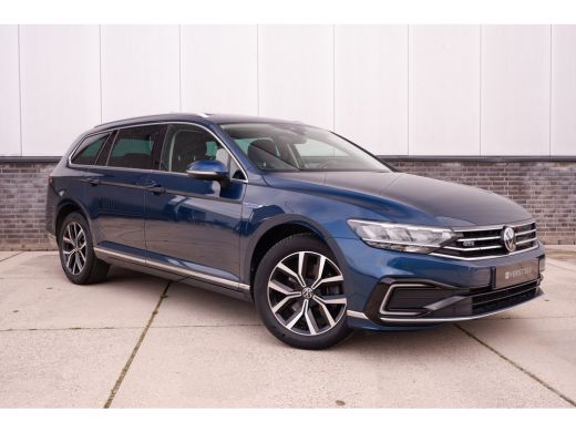 Volkswagen Passat Variant 1.4 TSI PHEV GTE Business | Pano | Elek. Trekhaak | Camera | Carplay | Navi | LED ActivLease financial lease