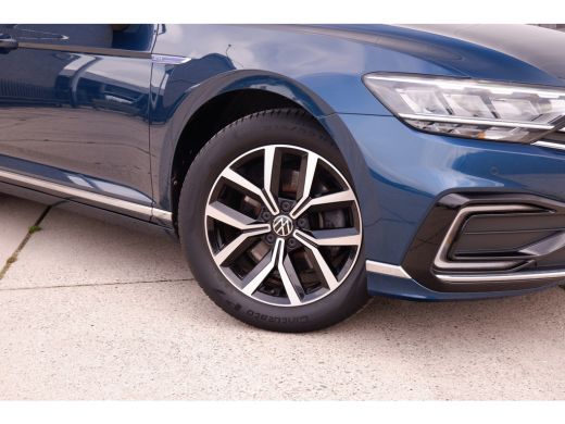 Volkswagen Passat Variant 1.4 TSI PHEV GTE Business | Pano | Elek. Trekhaak | Camera | Carplay | Navi | LED ActivLease financial lease