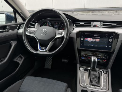Volkswagen Passat Variant 1.4 TSI PHEV GTE Business | Pano | Elek. Trekhaak | Camera | Carplay | Navi | LED ActivLease financial lease