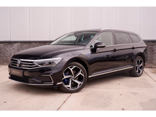 Volkswagen Passat Variant 1.4 TSI PHEV GTE Business | Pano | Elek. Trekhaak | Head-Up | Carplay | LED | Camera | Navi