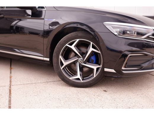 Volkswagen Passat Variant 1.4 TSI PHEV GTE Business | Pano | Elek. Trekhaak | Head-Up | Carplay | LED | Camera | Navi ActivLease financial lease