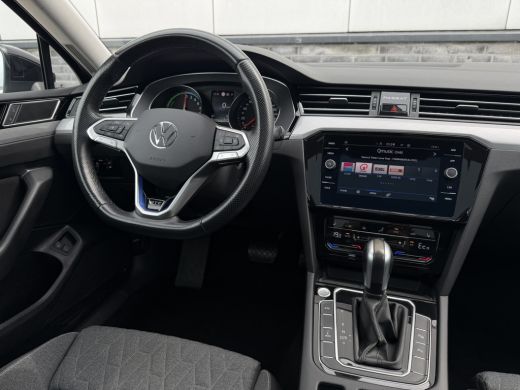 Volkswagen Passat Variant 1.4 TSI PHEV GTE Business | Pano | Elek. Trekhaak | Head-Up | Carplay | LED | Camera | Navi ActivLease financial lease