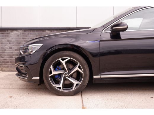 Volkswagen Passat Variant 1.4 TSI PHEV GTE Business | Pano | Elek. Trekhaak | Head-Up | Carplay | LED | Camera | Navi ActivLease financial lease