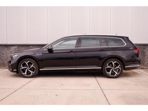 Volkswagen Passat Variant 1.4 TSI PHEV GTE Business | Pano | Elek. Trekhaak | Head-Up | Carplay | LED | Camera | Navi ActivLease financial lease