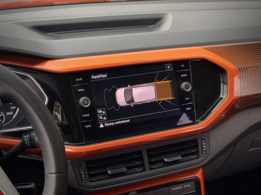 Volkswagen T-Cross 1.0 TSI ORANGE-STYLE EDITION CARPLAY CRUISE CONTROL AIRCO LED LMV PDC ActivLease financial lease