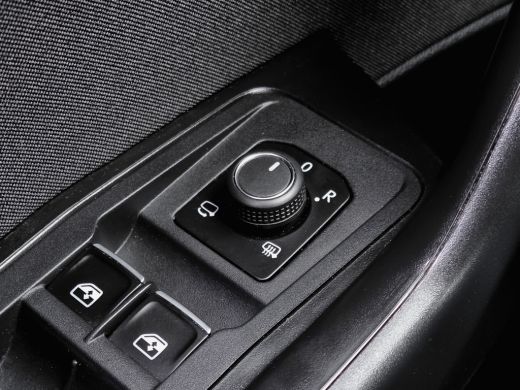 Volkswagen T-Roc 1.5 TSI AUT7 R-LINE SPORT NAVI DIGIDASH APPLE.CARPLAY 18INCH.LMV PDC ORG.121d.KM!!! ActivLease financial lease