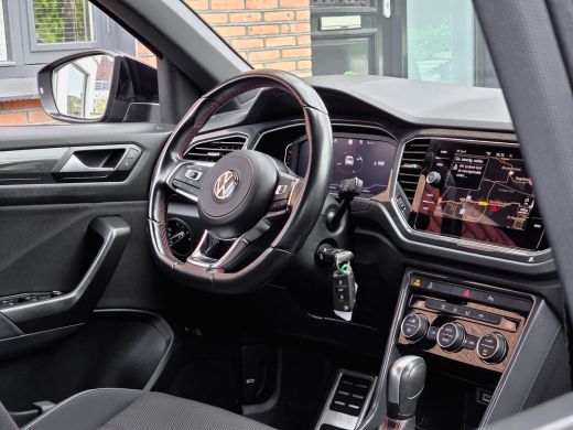 Volkswagen T-Roc 1.5 TSI AUT7 R-LINE SPORT NAVI DIGIDASH APPLE.CARPLAY 18INCH.LMV PDC ORG.121d.KM!!! ActivLease financial lease
