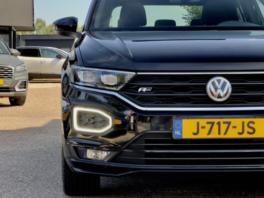 Volkswagen T-Roc 1.5 TSI AUT7 SPORT 2X R-LINE 104D.KM PANODAK 20 INCH-LMV NAVI CAMERA DIGI-DASH APPLE-CARPLAY LED PDC ActivLease financial lease