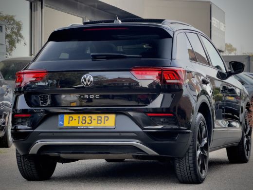 Volkswagen T-Roc 1.5 TSI AUT7 SPORT BLACK-EDITION PANODAK NAVI CAMERA DIGI-DASH APPLE-CARPLAY LED LMV PDC ActivLease financial lease