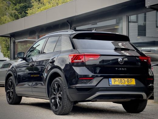 Volkswagen T-Roc 1.5 TSI AUT7 SPORT BLACK-EDITION PANODAK NAVI CAMERA DIGI-DASH APPLE-CARPLAY LED LMV PDC ActivLease financial lease