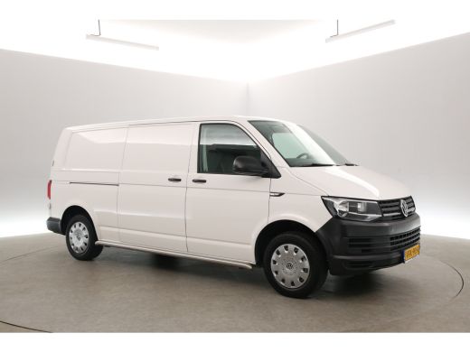 Volkswagen Transporter 2.0 TDI L2H1 140PK | Airco | Cruise | Trekhaak | 3 Zits | Sidebars ActivLease financial lease