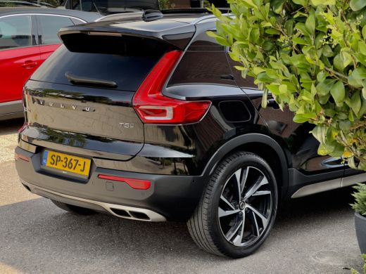 Volvo  XC40 2.0 T5 AWD AUT8 INTRO EDITION PANODAK LEDER NAVI CAMERA DIGI-DASH LED LMV PDC ActivLease financial lease
