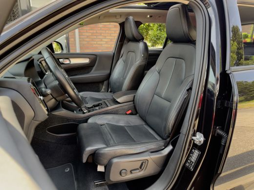 Volvo  XC40 2.0 T5 AWD AUT8 INTRO EDITION PANODAK LEDER NAVI CAMERA DIGI-DASH LED LMV PDC ActivLease financial lease