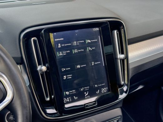 Volvo  XC40 2.0 T5 AWD AUT8 INTRO EDITION PANODAK LEDER NAVI CAMERA DIGI-DASH LED LMV PDC ActivLease financial lease