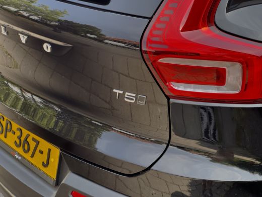 Volvo  XC40 2.0 T5 AWD AUT8 INTRO EDITION PANODAK LEDER NAVI CAMERA DIGI-DASH LED LMV PDC ActivLease financial lease