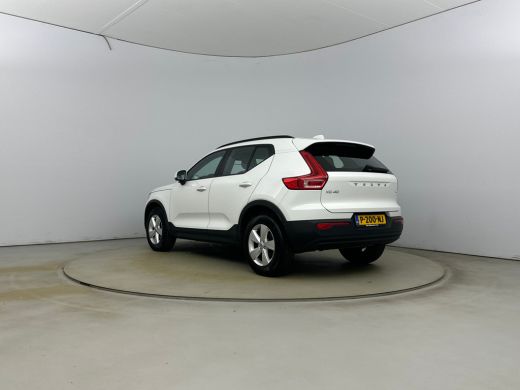 Volvo  XC40 T2 Momentum Core | 17" | Navigatie | Carplay | Parkeercamera | Parkeersensoren V+A | Cruise Contr... ActivLease financial lease