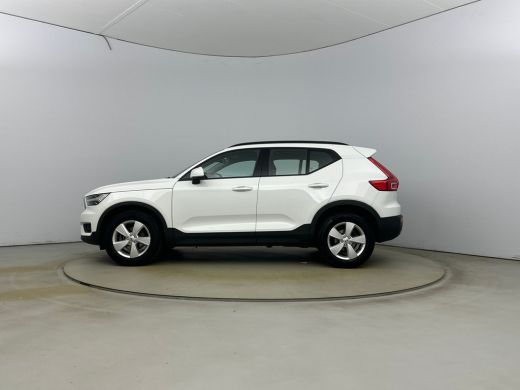 Volvo  XC40 T2 Momentum Core | 17" | Navigatie | Carplay | Parkeercamera | Parkeersensoren V+A | Cruise Contr... ActivLease financial lease