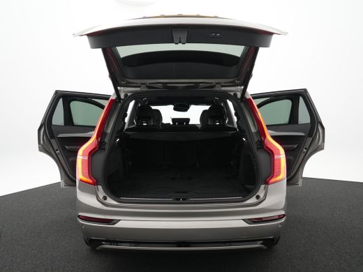 Volvo  XC90 T8 AWD Ultimate Dark | Long Range | Luchtvering | Bowers & Wilkins | 360&deg; Camera | Head-Up | Pano... ActivLease financial lease