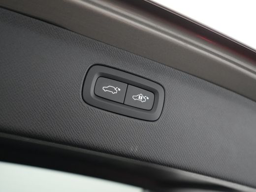 Volvo  XC90 T8 AWD Ultimate Dark | Long Range | Luchtvering | Bowers & Wilkins | 360&deg; Camera | Head-Up | Pano... ActivLease financial lease