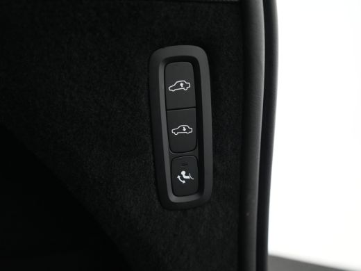 Volvo  XC90 T8 AWD Ultimate Dark | Long Range | Luchtvering | Bowers & Wilkins | 360&deg; Camera | Head-Up | Pano... ActivLease financial lease