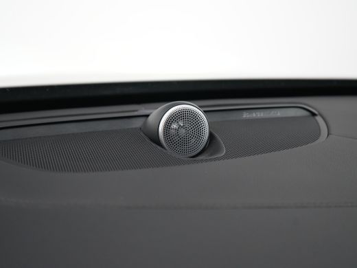 Volvo  XC90 T8 AWD Ultimate Dark | Long Range | Luchtvering | Bowers & Wilkins | 360&deg; Camera | Head-Up | Pano... ActivLease financial lease