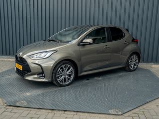 Toyota Yaris 1.5 Hybrid 130 Executive | Panodak | JBL | Head Up | Stuur & Stoel verw. | Premium Pack | Prijs R...