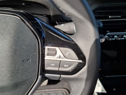 Peugeot 208 Allure | Elektrische parkeerrem | Extra getinte achterste zijruiten en achterruit | Extra getinte... ActivLease financial lease