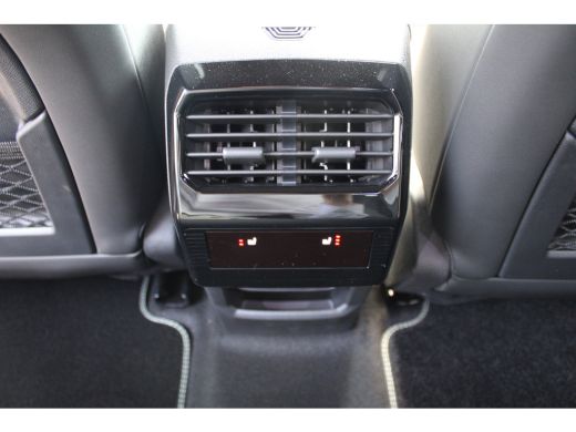 Peugeot 3008 GT | Adaptieve cruise control met Stop&Go functie | Elektrische parkeerrem | Extra getinte achter... ActivLease financial lease