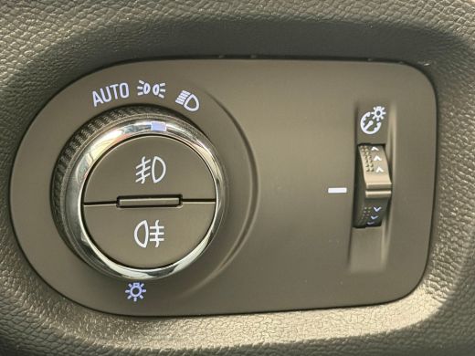 Opel Corsa GS | Dode hoek waarschuwing | LED koplampen met LED dagrijverlichting | Licht -en regensensor ActivLease financial lease