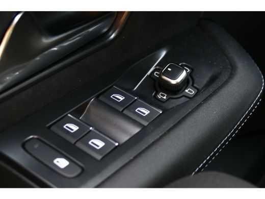 Opel Grandland Ultimate - Electric | Draadloze telefoonlader (Inductie) | Elektronische klimaatregeling met twee... ActivLease financial lease