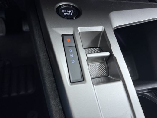 Peugeot 408 Allure - Elektrisch | 19" lichtmetalen velgen 'GRAPHITE' | Elektrische parkeerrem | Extra getinte... ActivLease financial lease