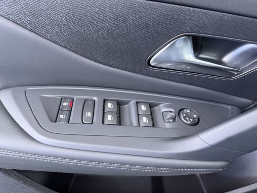 Peugeot 408 Allure - Elektrisch | 19" lichtmetalen velgen 'GRAPHITE' | Elektrische parkeerrem | Extra getinte... ActivLease financial lease