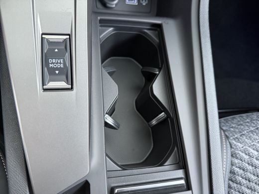 Peugeot 408 Allure - Elektrisch | 19" lichtmetalen velgen 'GRAPHITE' | Elektrische parkeerrem | Extra getinte... ActivLease financial lease