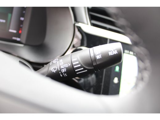 Opel Corsa GS | Dode hoek waarschuwing | LED koplampen met LED dagrijverlichting | Licht -en regensensor ActivLease financial lease