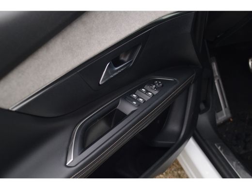 Peugeot 5008 130PK GT PACK Cruise control adaptief | Dodehoek detectie | Full-LED koplampen | Verwarmbare voor... ActivLease financial lease