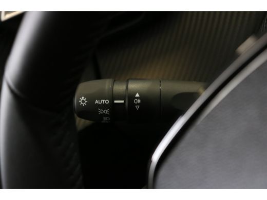 Peugeot e-208 Business | Elektrische parkeerrem | Elektrische parkeerrem | Extra getinte achterste zijruiten en... ActivLease financial lease
