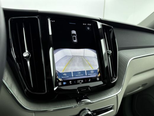 Volvo  XC60 T6 Plug-in hybrid Plus Bright | Trekhaak | Panoramadak | 21 inch LM | PDC V+A + Camara | Lederen ... ActivLease financial lease
