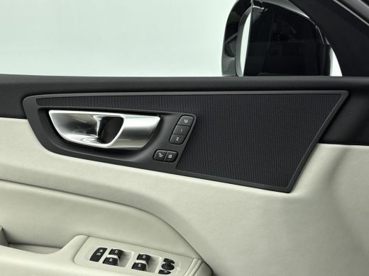 Volvo  XC60 T6 Plug-in hybrid Plus Bright | Trekhaak | Panoramadak | 21 inch LM | PDC V+A + Camara | Lederen ... ActivLease financial lease