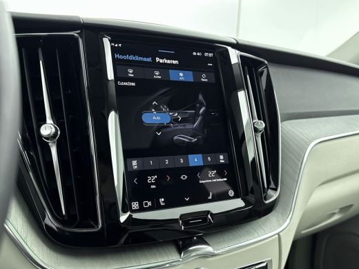 Volvo  XC60 T6 Plug-in hybrid Plus Bright | Trekhaak | Panoramadak | 21 inch LM | PDC V+A + Camara | Lederen ... ActivLease financial lease