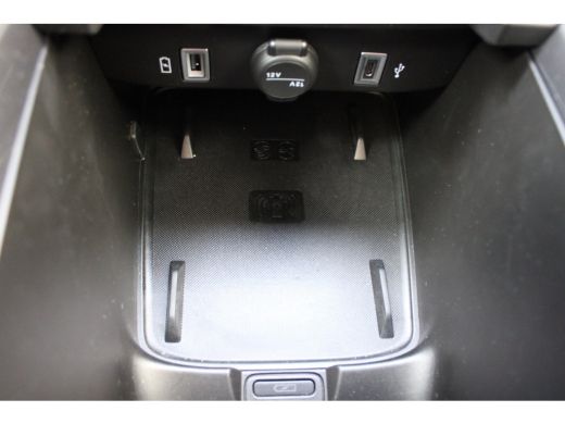 Abarth 600e 280 pk Scorpionissima 54 kWh / Navigatie / Camera / Sportstoelen / Elektr. kofferklep / PDC V+A /... ActivLease financial lease