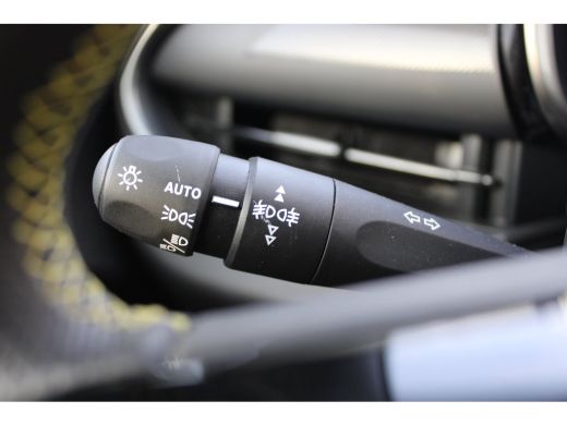 Abarth 600e 280 pk Scorpionissima 54 kWh / Navigatie / Camera / Sportstoelen / Elektr. kofferklep / PDC V+A /... ActivLease financial lease